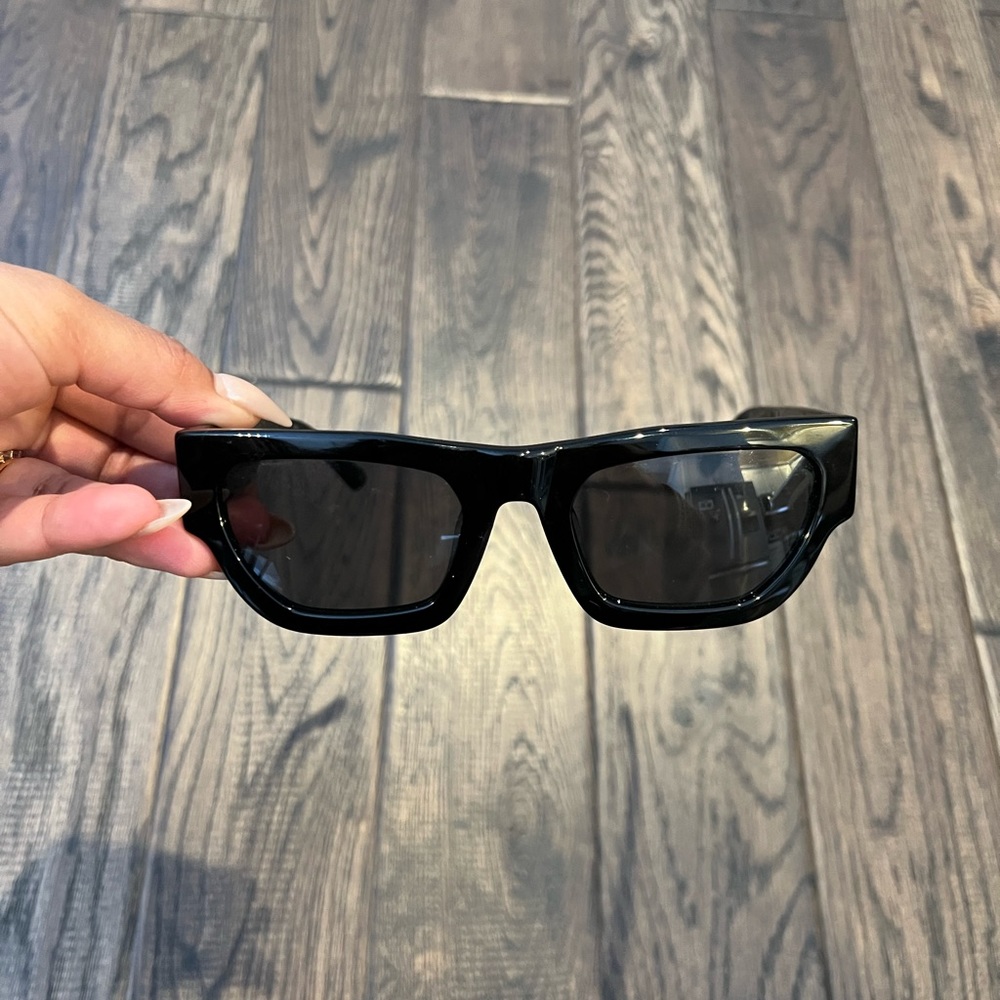 Vehla sunglasses- Finn Black/Smoke